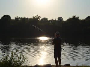 Mehr über den Artikel erfahren Angeln am See: Empfehlungen für Anfänger und Profis