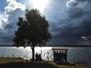 Mehr über den Artikel erfahren Sicherheitsregeln und Sicherheitstipps bei Gewittern am See