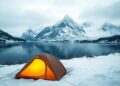 Biwakieren am See: Übernachten im Schnee