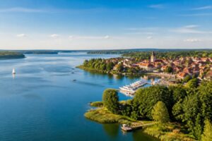 Mehr über den Artikel erfahren Die schönsten Seen der Mecklenburgischen Seenplatte: 12 traumhafte Seen für Baden, Urlaub und Natur